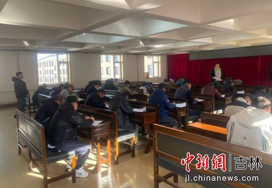 培訓(xùn)考試 安圖縣委宣傳部/供圖 培訓(xùn)考試 安圖縣委宣傳部/供圖